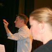 Tim Schulteis, de dirigent van het gelegenheidskoor.